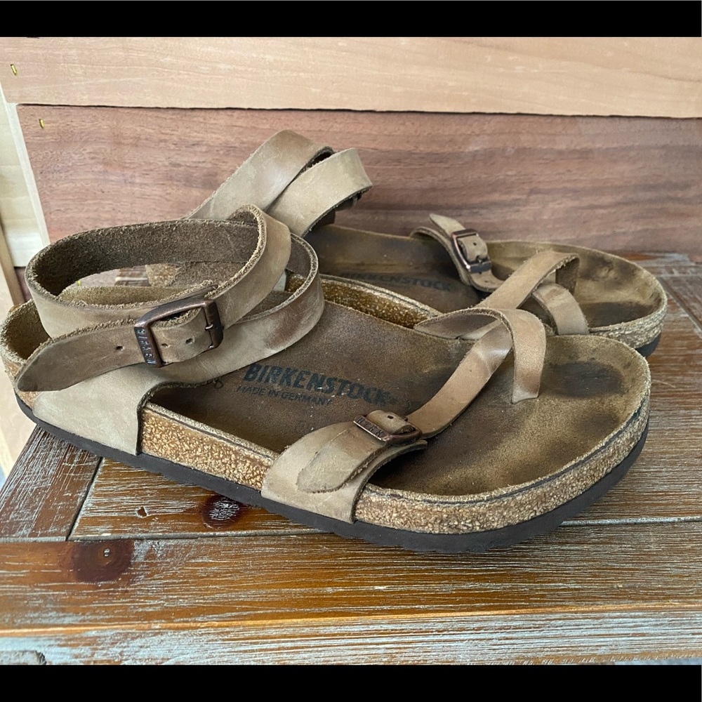 Birkenstock Women’s Yara, Tobacco Size 39